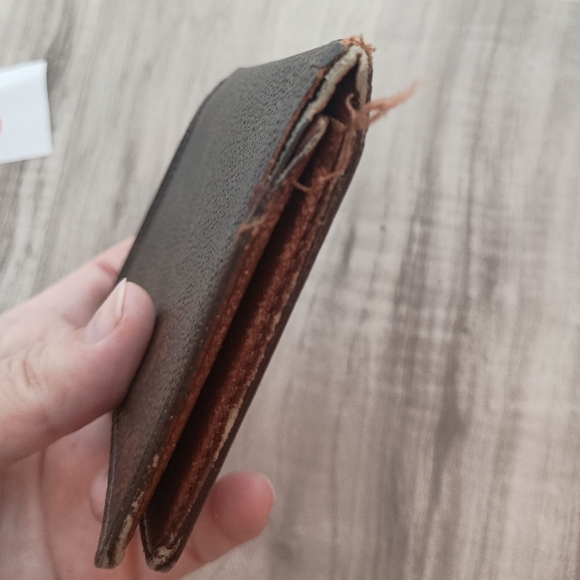 Louis Vuitton Bi Fold Card Holder Wallet - Picture 4 of 9